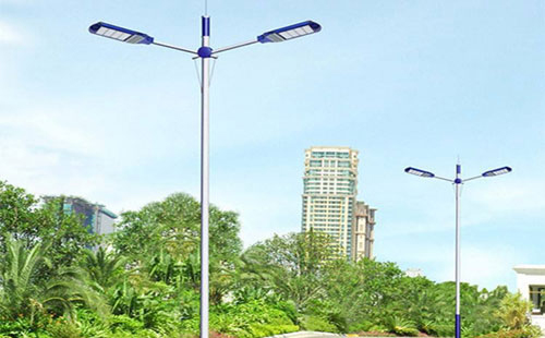 曲麻莱太阳能路灯地脚螺栓规格：防止倾倒的关键