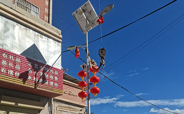 曲麻莱智慧路灯如何实现城市节能管理